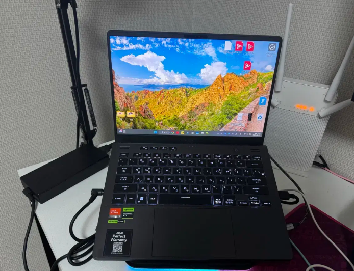 Razer 레이저 스탠드 크로마V1 노트북 거치대
